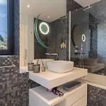 Serenity Madeira Pool, Ac & Family Friendly *