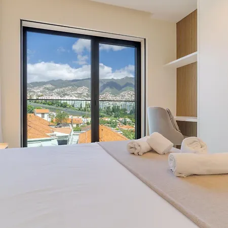 Διαμέρισμα Serenity Madeira Pool, Ac & Family Friendly Φουνκάλ