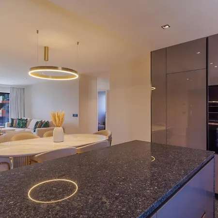 Serenity Madeira Pool, Ac & Family Friendly Apartment